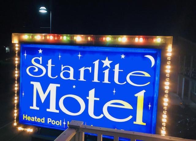 Starlite Motel Wisconsin Dells Exterior photo